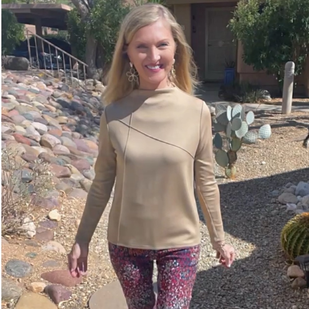 NWT TOP DESIGNER SOFTEST TOP EVER-S